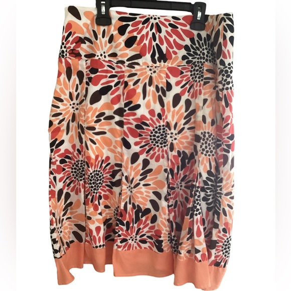 🐴 DFA New York Floral Skirt Size 10 - Picture 2 of 3